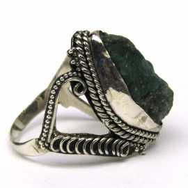 Stříbrný prsten s vltavínem