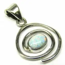 Stříbrný přívěsek s opálem
