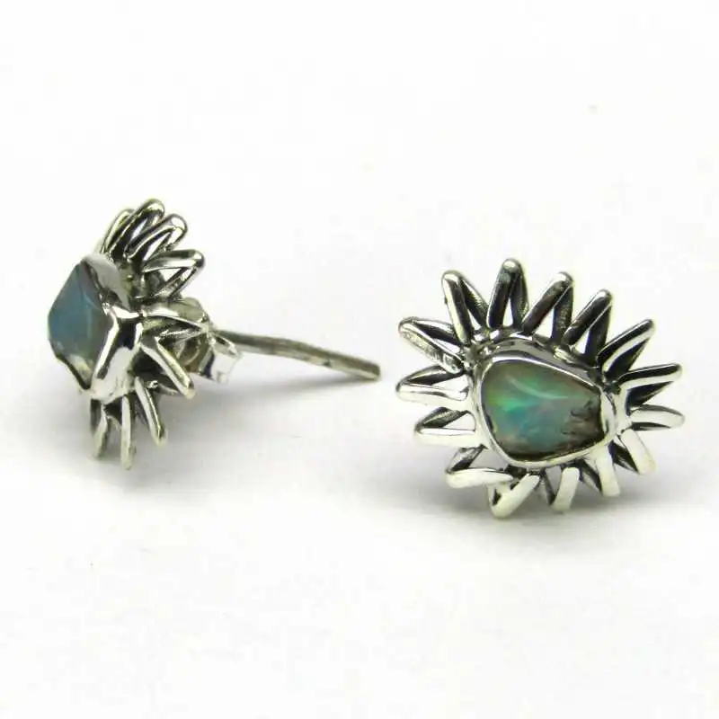 Stříbrné naušnice s opálem