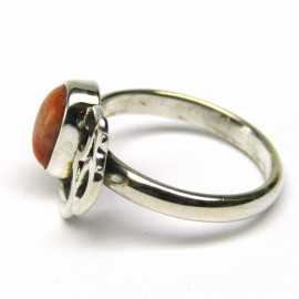 Stříbrný prsten s mořským korálem