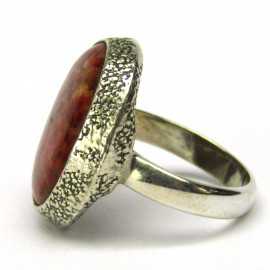 Stříbrný prsten s mořským fosilním korálem