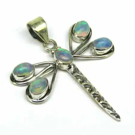 Stříbrný přívěsek s opálem