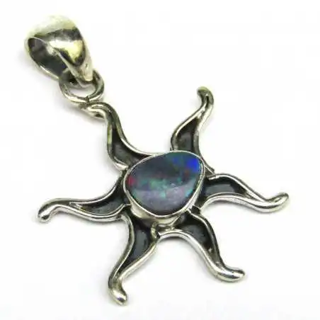 Stříbrný přívěsek s opálem