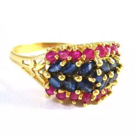 Luxusní zlatý prsten se safíry a rubíny
