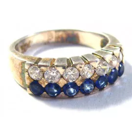 Stříbrný prsten se zirkony