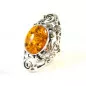 Stříbrný prsten s jantarem