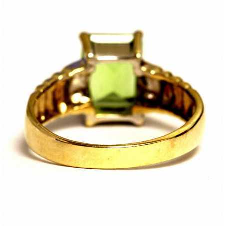 Zlatý prsten s olivínem
