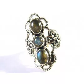 Stříbrný prsten s labradority