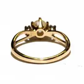 14 kt zlatý prsten s perlou a brilianty