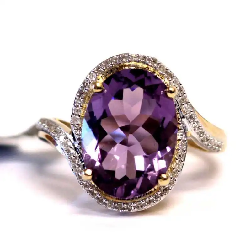 14 kt zlatý prsten s ametystem a brilianty s certifikátem IGI