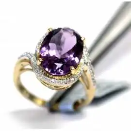 14 kt zlatý prsten s ametystem a brilianty s certifikátem IGI