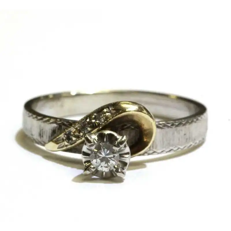 14 kt zlatý prsten s briliantem 0.10 kt