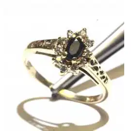 14 kt zlatý prsten se safírem a brilianty