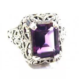 Stříbrný prsten s ametystem