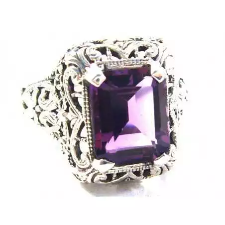 Stříbrný prsten s ametystem