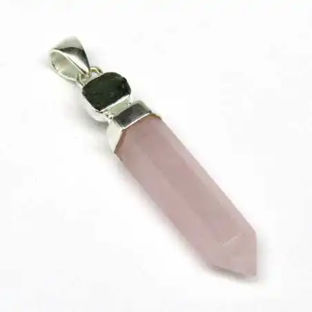 Stříbrný přívěsek s růženínem