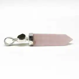 Stříbrný přívěsek s růženínem