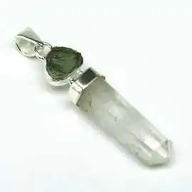 Stříbrný přívěšek s křišťálem