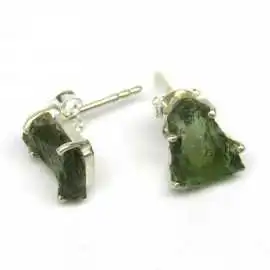 Stříbrné naušnice s vltavínem