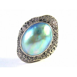 Stříbrný prsten s mořskou perlou