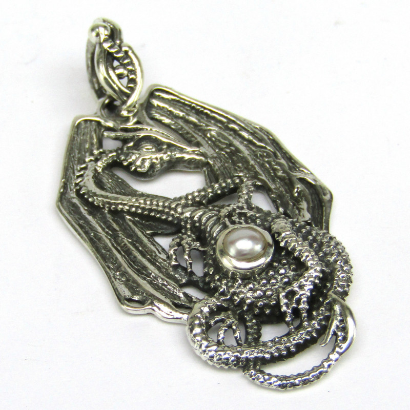 Stříbrný přívěšek s mořskou perlou