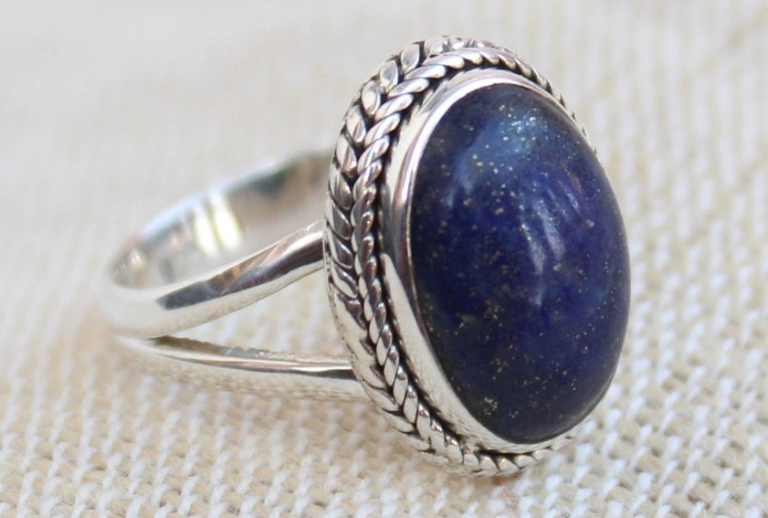 Prsten s lapis lazuli