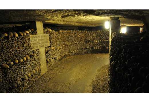 Katakomby: Tajuplné podzemní labyrinty plné historie a záhad