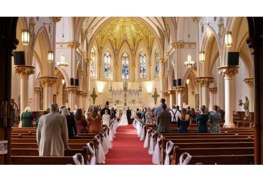 Svatební obřad: Tradice, symboly a moderní interpretace